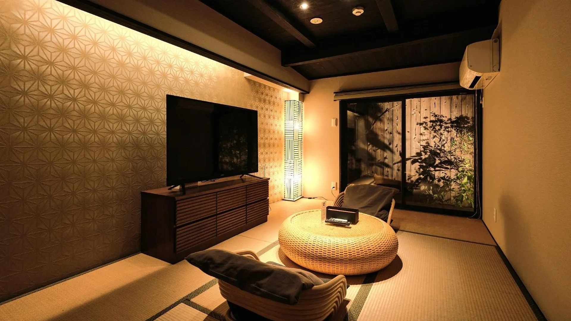 Tsumugi Shimabaraomon Bettei Villa Kyoto